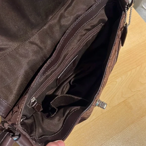 Coach purse - Picture 4 of 6